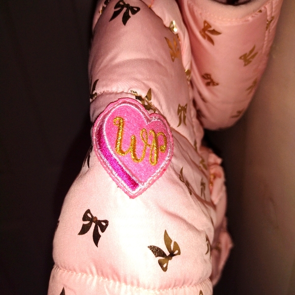 Snowsuit - Picture 3 of 5